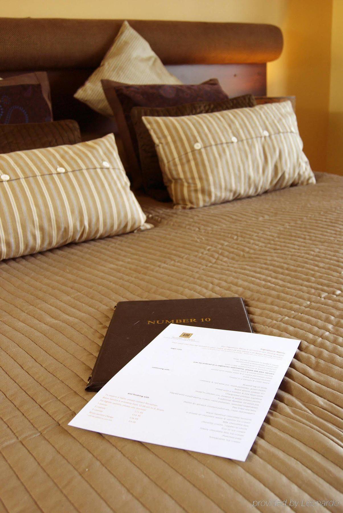 Number 10 Hotel Glasgow Værelse billede